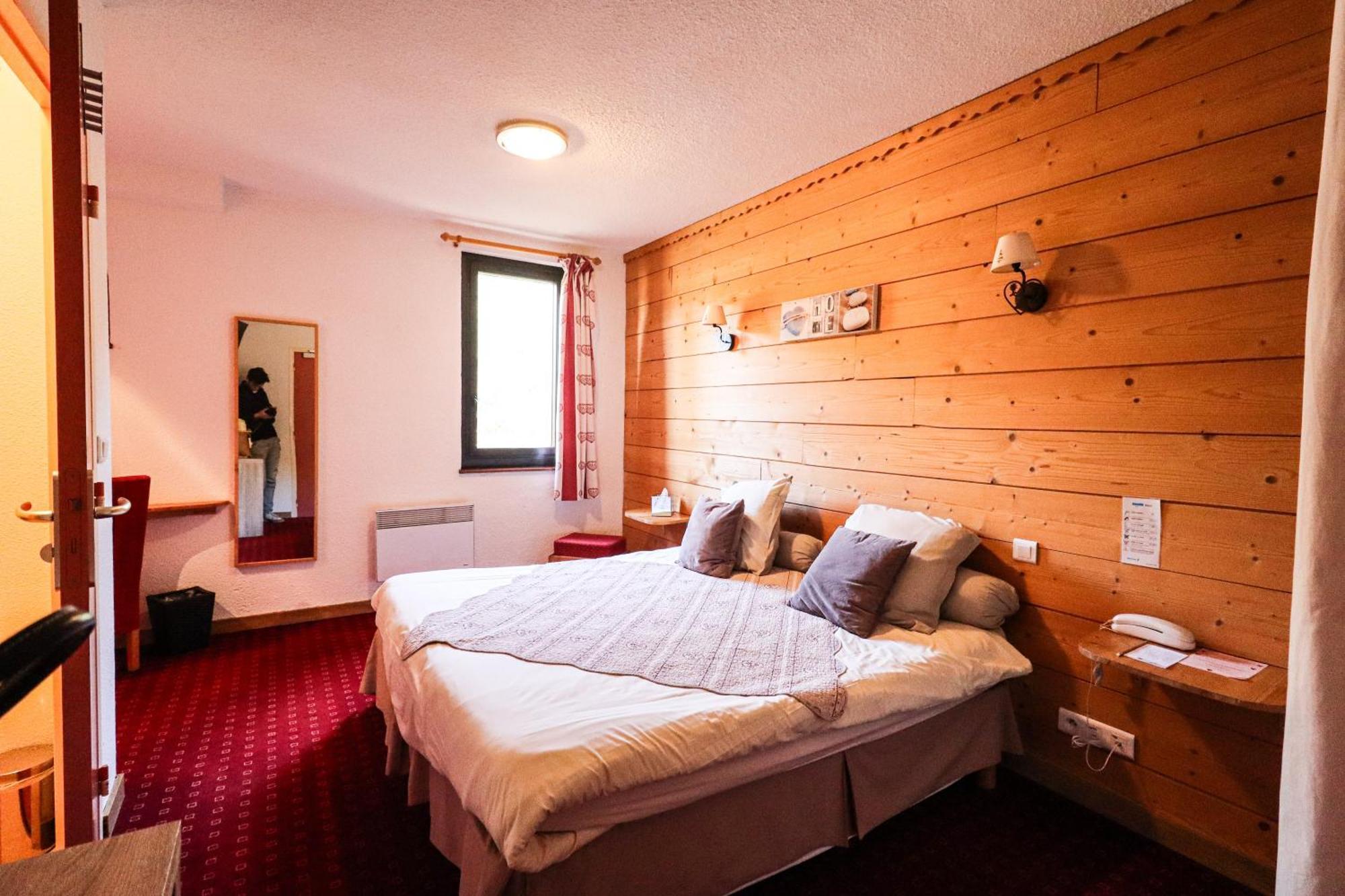 Domaine De L'Adoux Hotel Montclar  Eksteriør billede