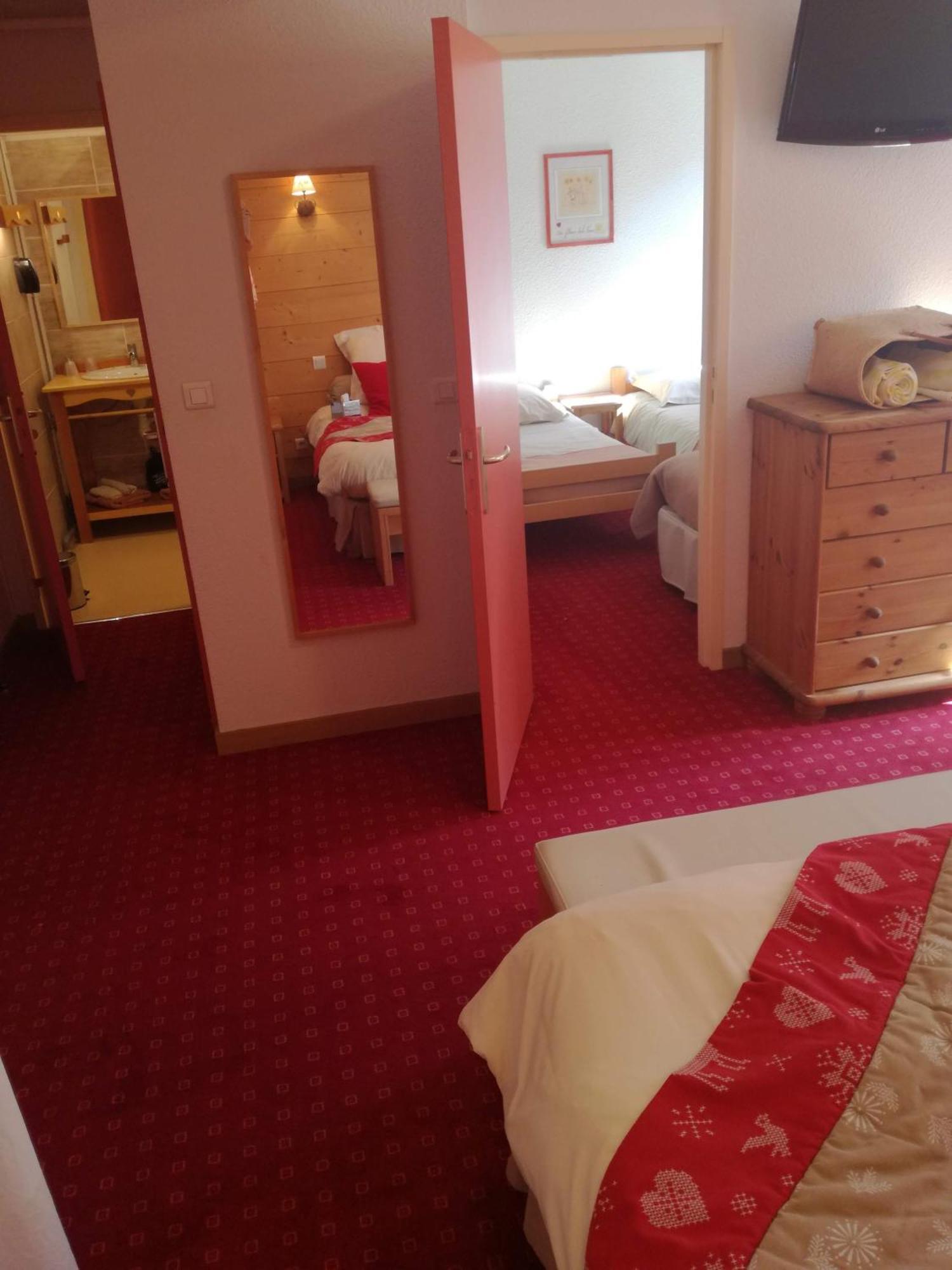 Domaine De L'Adoux Hotel Montclar  Eksteriør billede